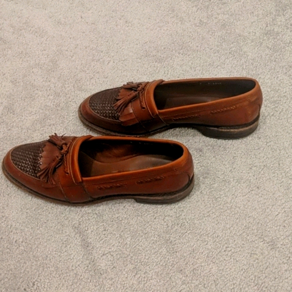 Allen Edmonds - Picture 4 of 5